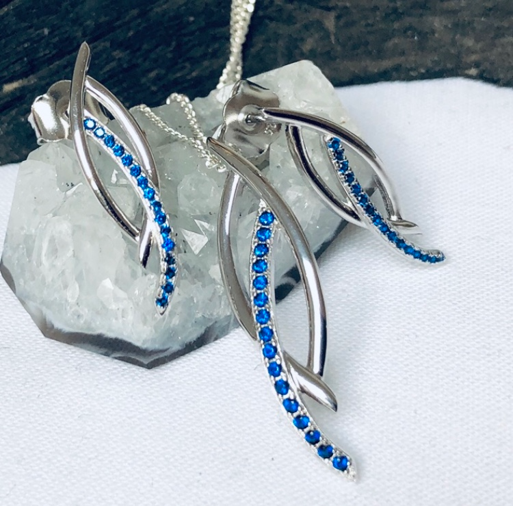 Navy Cubic Zirconia Sterling Silver Wave Pendant and Curb Chain