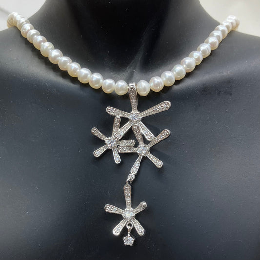 Handmade Freshwater Cultured Pearls CZ 4 Flower Pendant